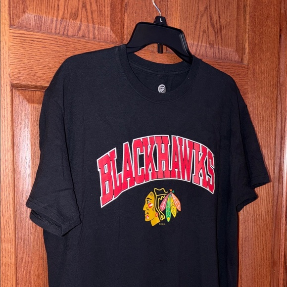 NHL Blackhawks Black and Red Tee - Picture 3 of 7
